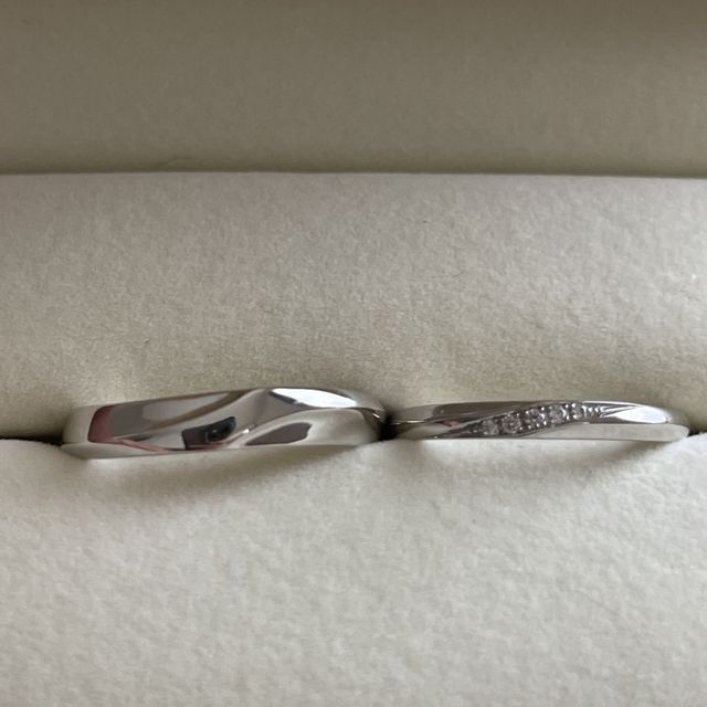 【ケイウノ ブライダル(K.UNO BRIDAL)の口コミ】 色々なデザインがあって悩みました。
選んだ指輪はフォルテという指輪で、…