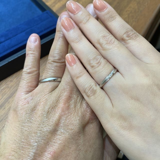 【銀座ダイヤモンドシライシの口コミ】 デザインが自分の気に入ったものがあり、彼女も大いに気に入ってくれた。…