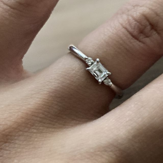 【RosettE(ロゼット)の口コミ】 普段使いできるようなタイプの婚約指輪をパートナーと共に探しており、購…