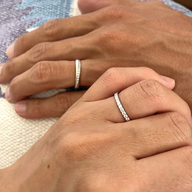 【銀座ダイヤモンドシライシの口コミ】 2つは違うデザインですが、それぞれ気に入ったものでお揃いっぽくも見える…