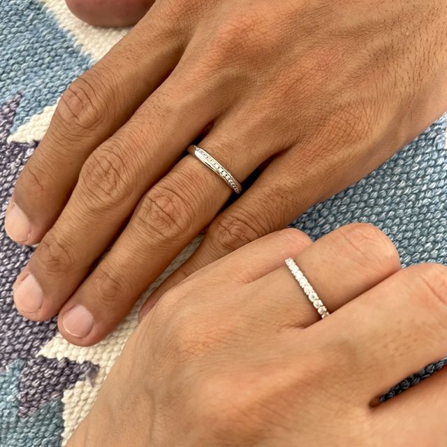 【銀座ダイヤモンドシライシの口コミ】 2つは違うデザインですが、それぞれ気に入ったものでお揃いっぽくも見える…