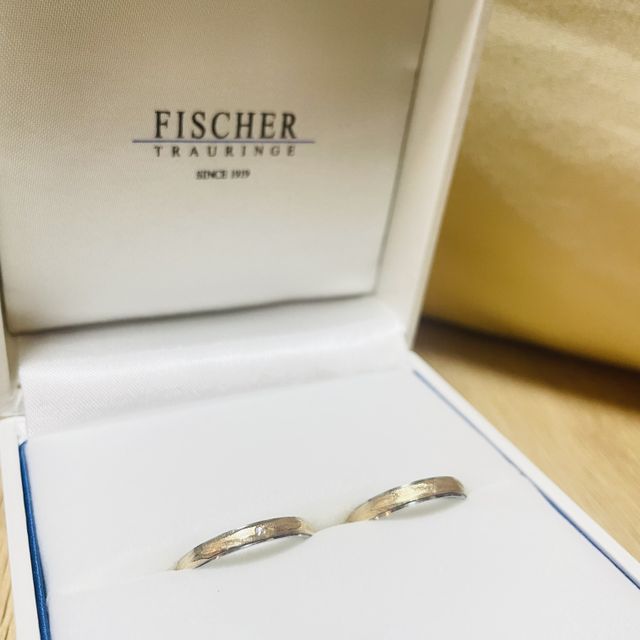 【FISCHER(フィッシャー)の口コミ】 当初、シルバー地のウェーブに決めていました。
試着してみたときにウェー…