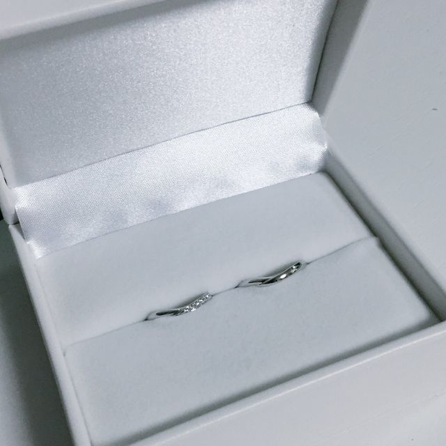 【HOSHI no SUNA 星の砂(ほしのすな)の口コミ】 ウェーブしたデザインでダイヤの入った指輪を探しており、色々試着させて…