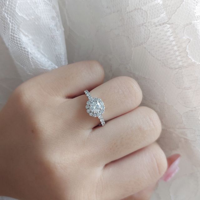 【FIRST IMPRESSIONの口コミ】 センターダイヤが0,5以上で他3Cが最高グレードレベルのヘイローリングが欲…