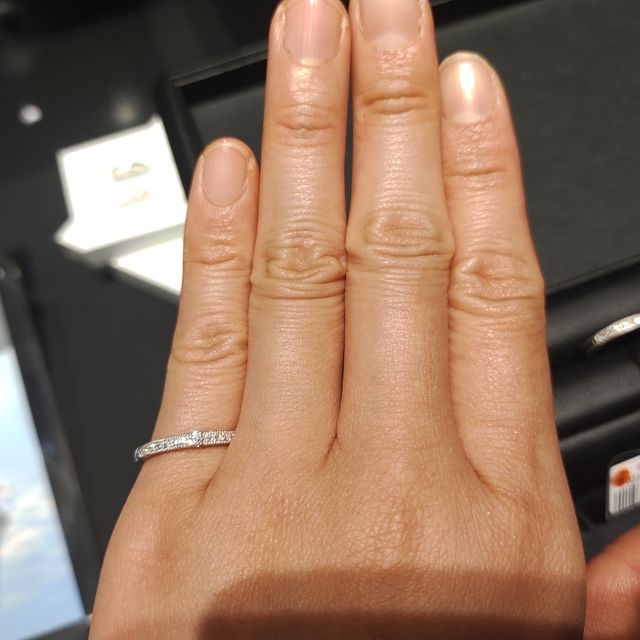 【エクセルコダイヤモンド(EXELCO DIAMOND)の口コミ】 指輪の決め手・おすすめポイント】
指輪のダイヤモンドにとくにこだわれて…
