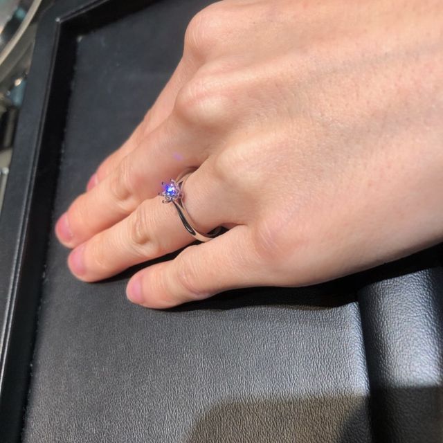 【ラザール ダイヤモンド(LAZARE DIAMOND)の口コミ】 予算の都合はもちろんのことですが、大きなダイヤモンドがあまり好きだと…