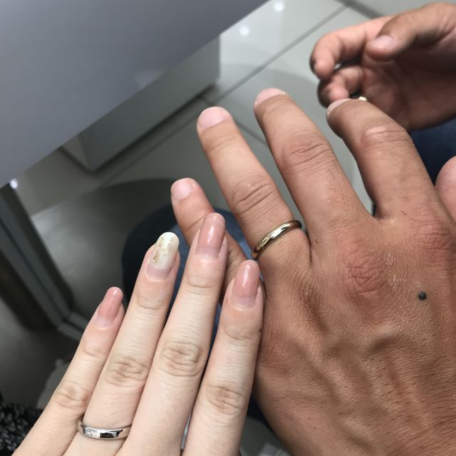 【4℃ BRIDAL(ヨンドシーブライダル)の口コミ】 デザインはとても沢山種類がありました。太さや素材の種類も豊富に取り揃…