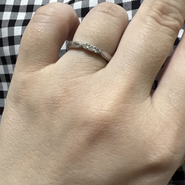 【エクセルコダイヤモンド(EXELCO DIAMOND)の口コミ】 婚約指輪を購入していないので、ダイヤ付きの結婚指輪がいいなと思いこの…