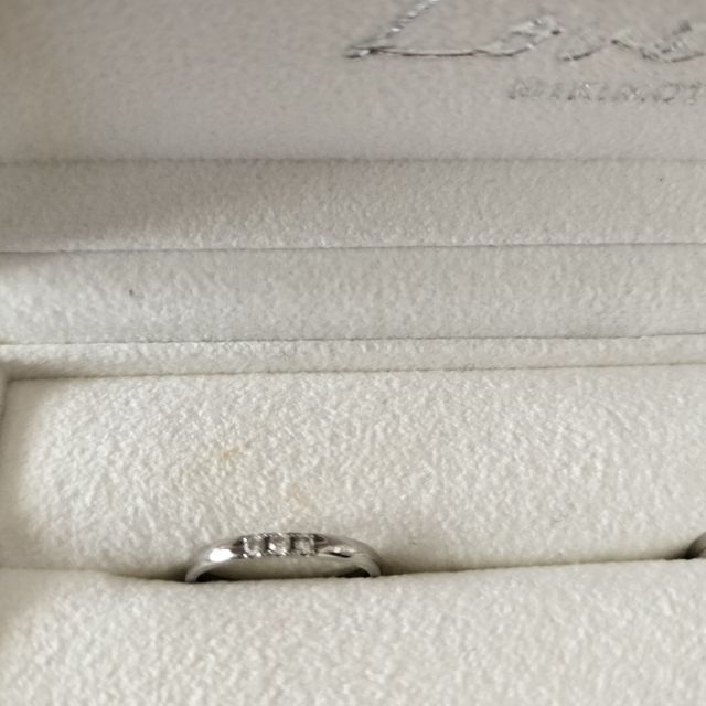 【MIKIMOTO(ミキモト)の口コミ】 ダイヤ無しのシンプルなプラチナリングを検討していましたが、一目見てさ…