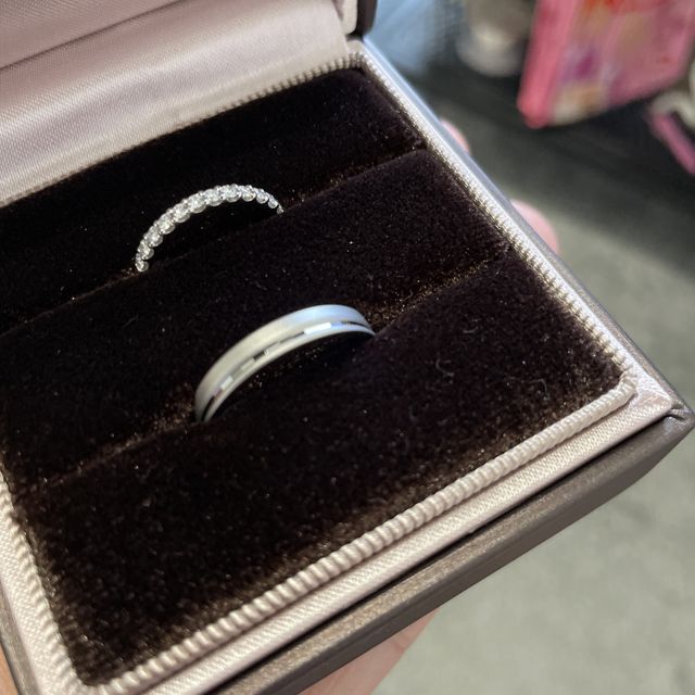 【アイプリモ(I-PRIMO)の口コミ】 マットデザインで探していたんですが、ミラーカットによって見る角度によ…