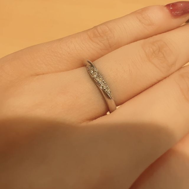 【銀座ダイヤモンドシライシの口コミ】 指輪のデザインが豊富で一つ一つダイヤの光り方が違うところが凄く気に入…