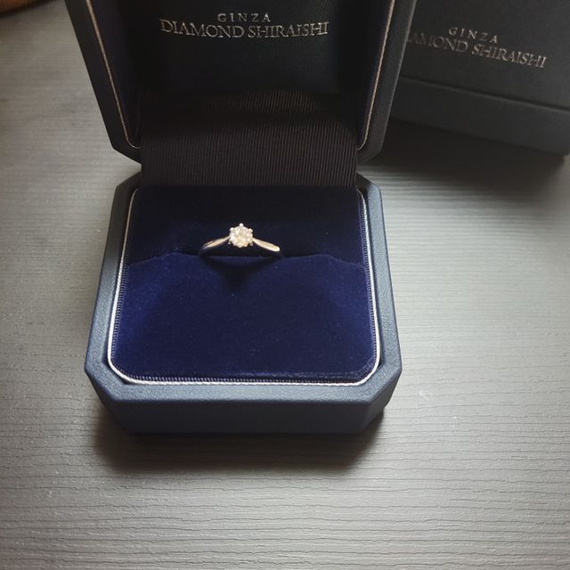 【銀座ダイヤモンドシライシの口コミ】 30万円以下で探していて、デザインが気に入りました。
ダイヤモンドの品質…