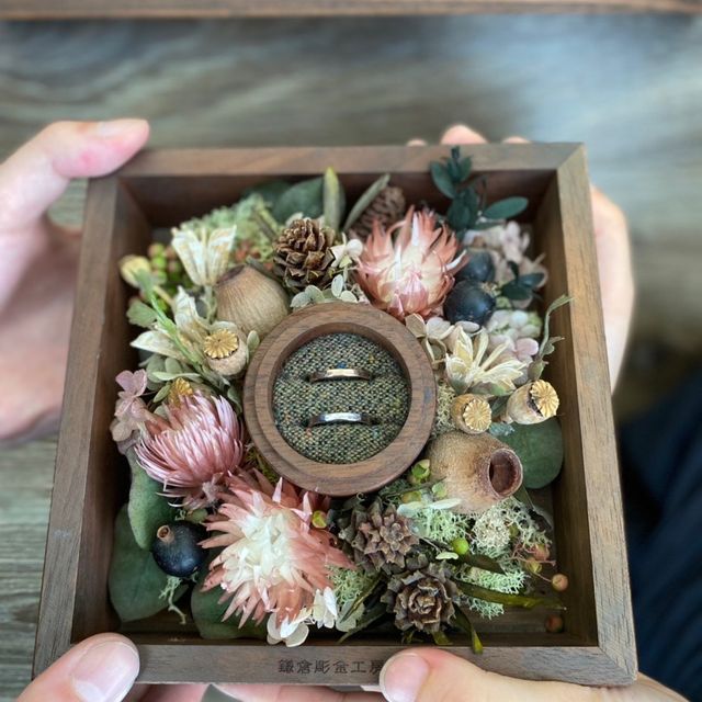 【鎌倉彫金工房の口コミ】 指輪の素材は、丈夫で黒くなりにくいという良さから、プラチナを選びまし…