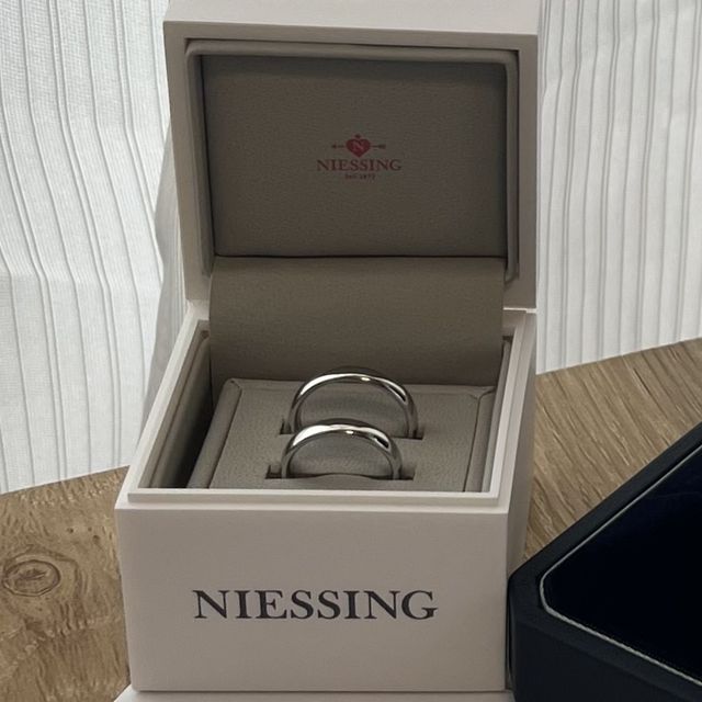 【NIESSING(ニーシング)の口コミ】 色んなデザインの指輪がある中でシンプルなデザインでしたが試着をさせて…