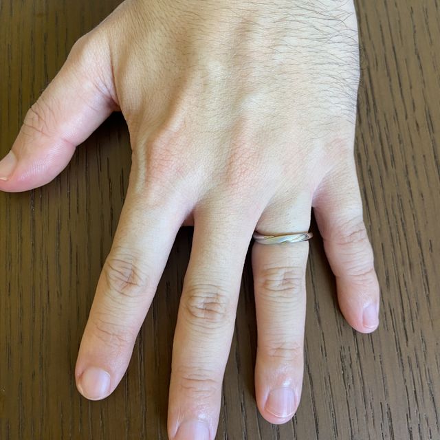 【エクセルコダイヤモンド(EXELCO DIAMOND)の口コミ】 シンプルなデザインで検討していましたが、店舗スタッフが親身になって相…