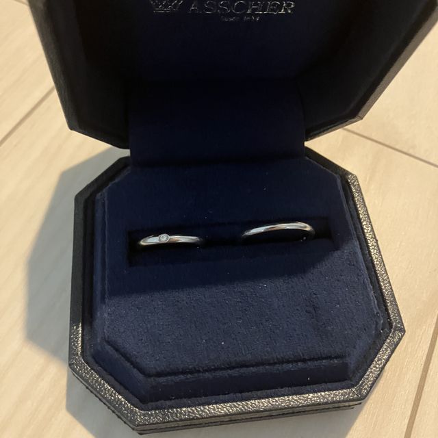 【ROYAL ASSCHER(ロイヤル・アッシャー)の口コミ】 シンプルで普段着けやすい指輪を探していてロイヤルアッシャーさんのHPを…