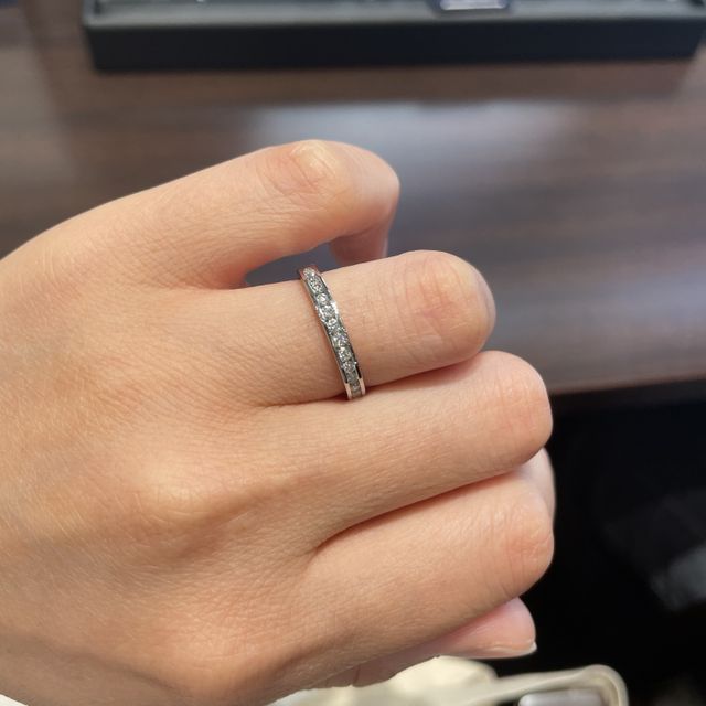 【ROYAL ASSCHER(ロイヤル・アッシャー)の口コミ】 彼からもらった婚約指輪と同じブランドがいいと思っていました。この指輪…