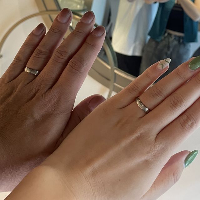 【acredo(アクレード)の口コミ】 シンプルなものが良くこのデザインで決めました。
表面加工などもいろいろ…