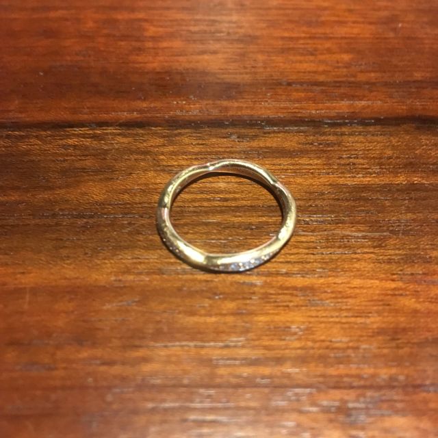 【シャネル(CHANEL)の口コミ】 結婚指輪探しでは、色とデザインを重視していました。シルバーよりゴール…