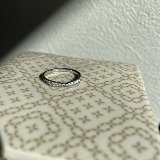 【ティファニー(Tiffany & Co.)の口コミ】 ハーフエタニティで探していて、真ん中に絞りがあるこのデザインが気に入…