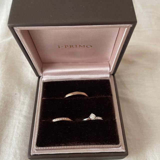 【アイプリモ(I-PRIMO)の口コミ】 ユリシーズというシリーズの指輪を購入しました。私の結婚指輪は、メレダ…