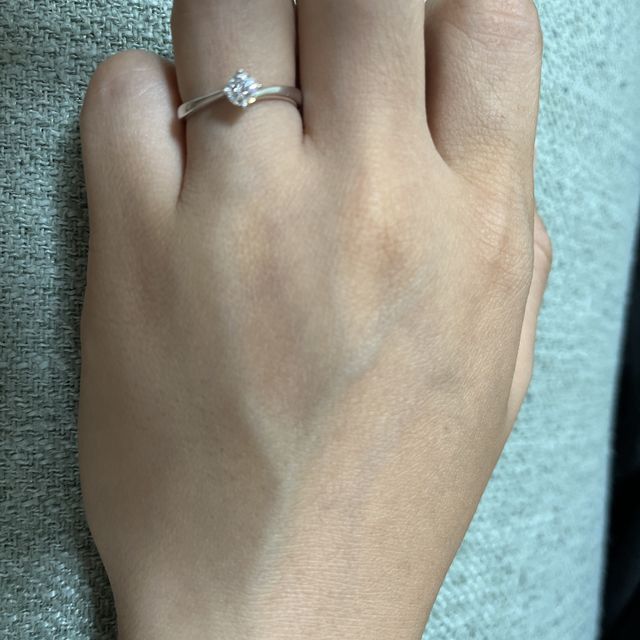 【宝寿堂(ほうじゅどう)の口コミ】 リングのデザインとダイヤモンドの大きさを合わせることを重視し、決めま…