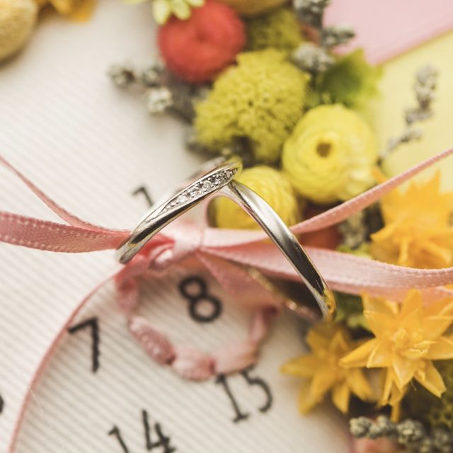 【アンジェリックフォセッテ(Angelique Fossette)の口コミ】 気に入ったデザインがあったことと、お財布に優しい価格だったからです。
…