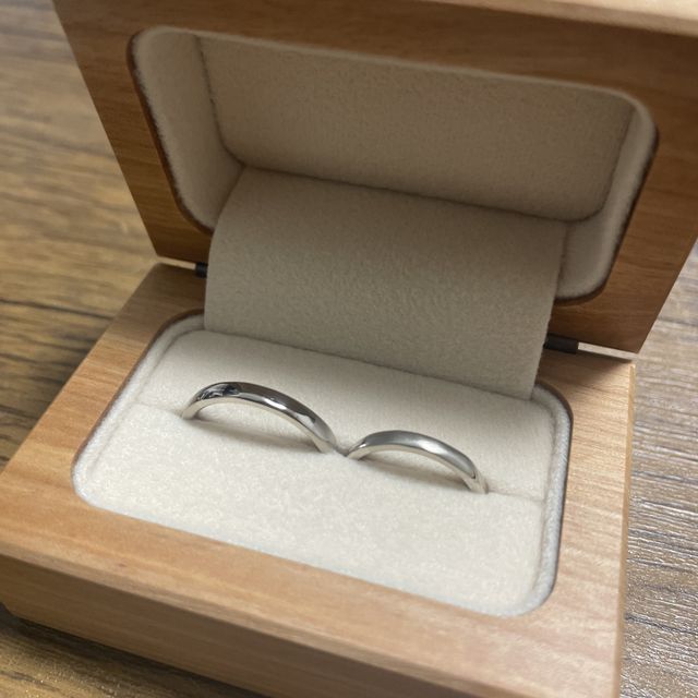 【uchimari(ウチマリ)の口コミ】 自分たちで書いた文字がそのままリングに刻印されるのが魅力的だなと思い…