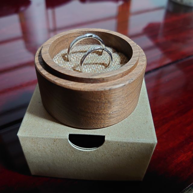 【鎌倉彫金工房の口コミ】 自分達が好きなデザインである「ひねり」を入れていただいた。素材は定番…