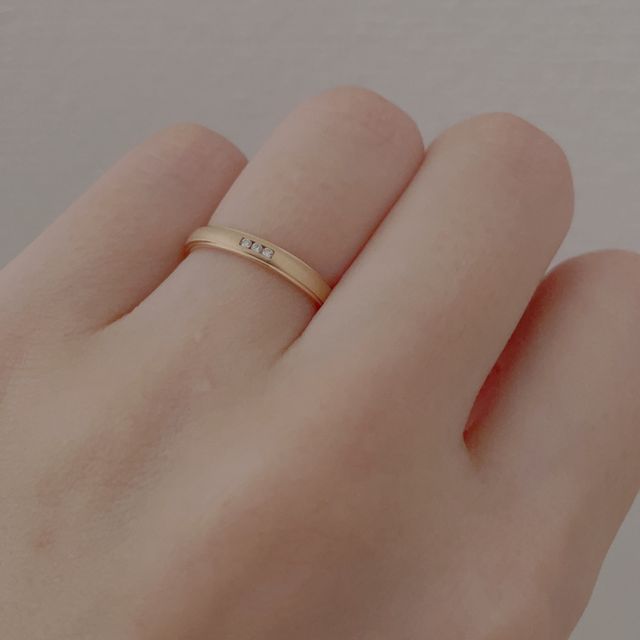 【FISCHER(フィッシャー)の口コミ】 斜めに細かくラインが入っているようなデザインに両端は細い艶の部分があ…