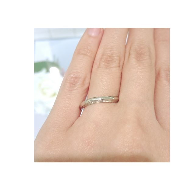 【4℃ BRIDAL(ヨンドシーブライダル)の口コミ】 本店だったからか、迷ってしまうくらいデザインの種類が豊富でした。
定番…