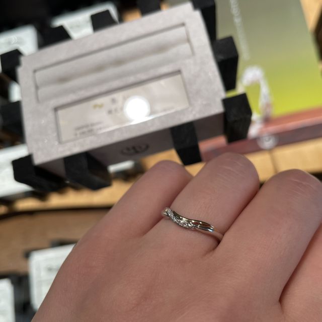 【萬時(Manji)の口コミ】 「集い」という名前の指輪です。ピンクゴールドとプラチナ2種類使われてお…