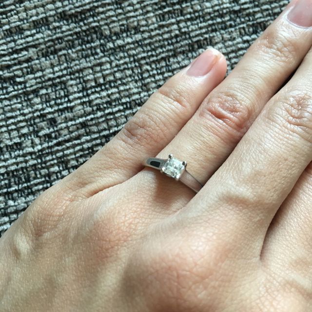 【ティファニー(Tiffany & Co.)の口コミ】 シンプルで、長く着用できる飽きのこないデザインを探していました。加え…