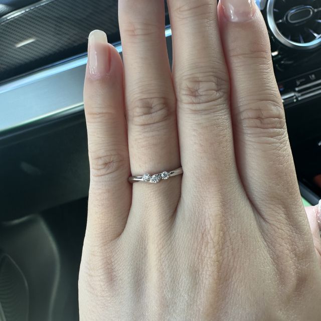 【銀座ダイヤモンドシライシの口コミ】 初めは一粒ダイヤの商品をホームページで拝見し、来店したのですが、来店…