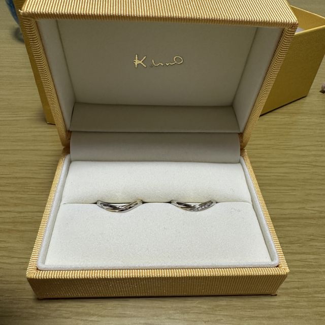 【ケイウノ ブライダル(K.UNO BRIDAL)の口コミ】 指輪のデザインがウェーブ型で探していたため、第一候補に上がりました。…