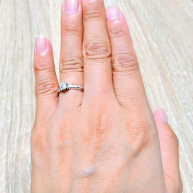 【ROYAL ASSCHER(ロイヤル・アッシャー)の口コミ】 ダイヤモンドやリング自体の品質のよさがよくわかります。また品のある素…