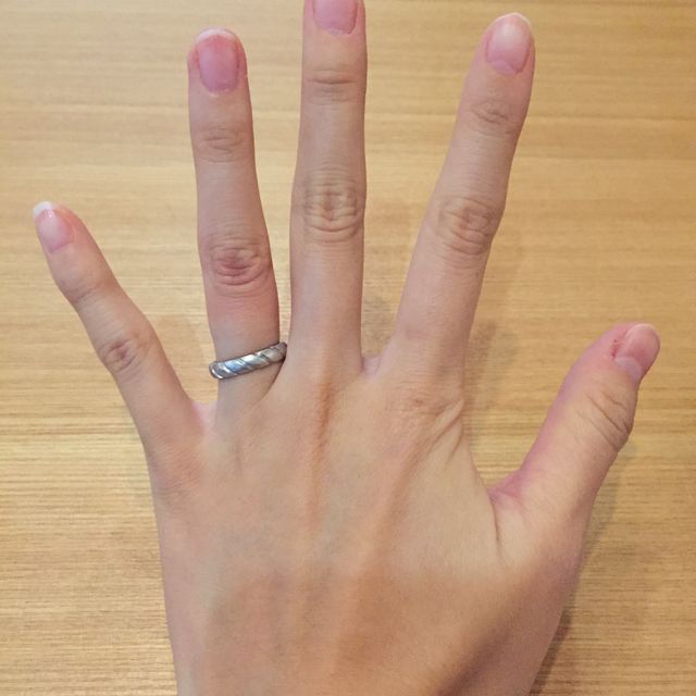 【ショーメ(CHAUMET)の口コミ】 主人があまり細い指輪が似合わなく銀座の数あるお店を訪れた結果この指輪…