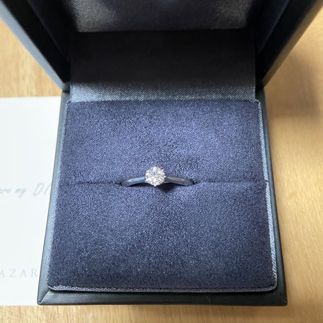 【ラザール ダイヤモンド(LAZARE DIAMOND)の口コミ】 デザインと価格のバランスが良いのが決めてでした。マチルダというデザイ…