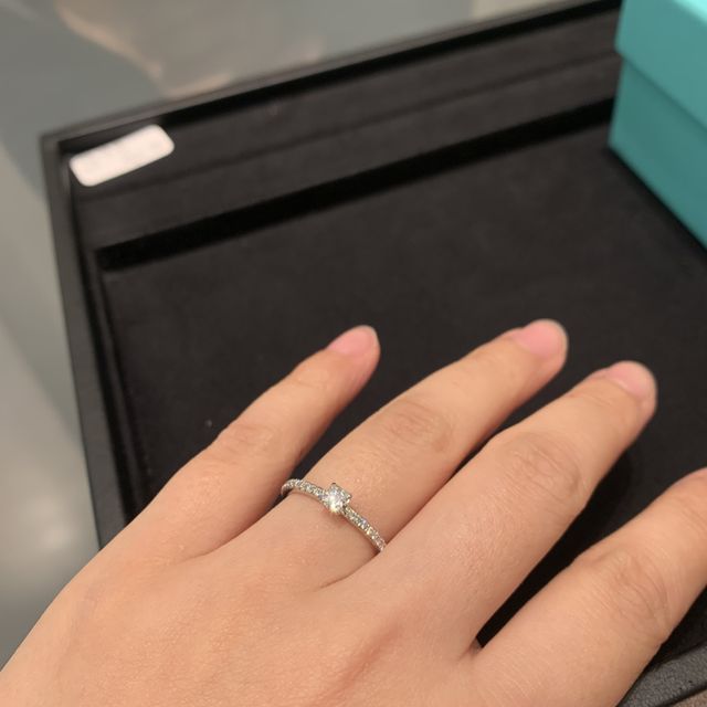【ティファニー(Tiffany & Co.)の口コミ】 ティファニートゥルーエンゲージメントリング（トゥルーカット）です。パ…