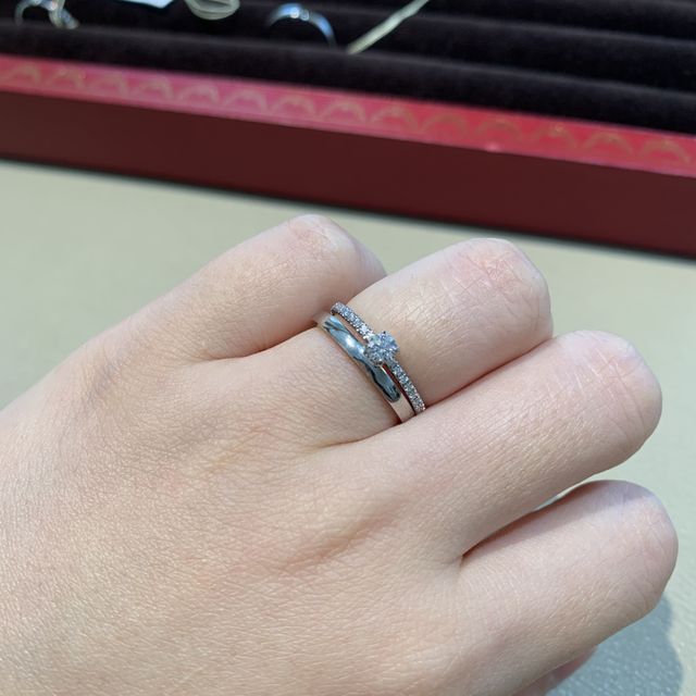 【カルティエ(Cartier)の口コミ】 エタンセル ドゥ カルティエ ソリテールリングです。細めのリングに繊細な…
