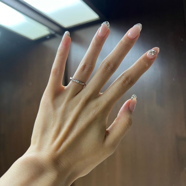 【銀座ダイヤモンドシライシの口コミ】 デザインを重視しました。
婚約指輪を購入したブランドとは異なっていたの…