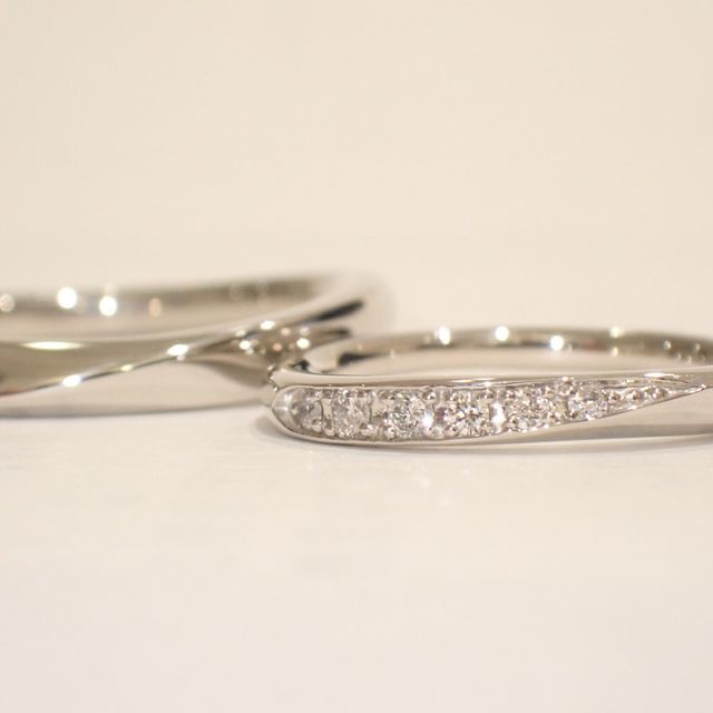 【輪-RIN-の口コミ】 着用していても目立ち過ぎず、一生飽きのこないデザインだったのでこれに…