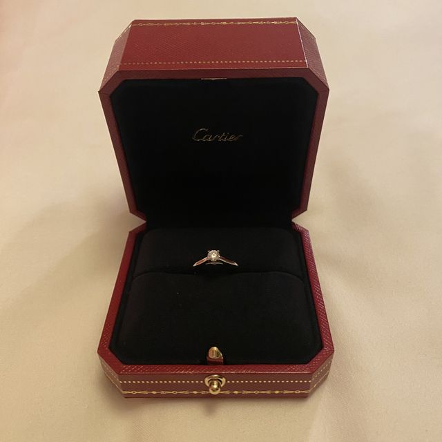 【カルティエ(Cartier)の口コミ】 インスタで婚約指輪を探していたときに綺麗だとおもったのがこの婚約指輪…