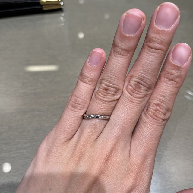 【銀座ダイヤモンドシライシの口コミ】 決めてはつけ心地です。
つけた時のしっくり感が他の店とは異なりました。…