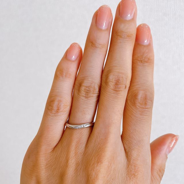 【ケイウノ ブライダル(K.UNO BRIDAL)の口コミ】 デザイナーさんから提案していただいた指輪の内側の刻印のデザインがとて…