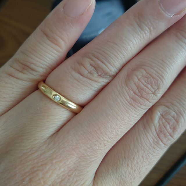 【ティファニー(Tiffany & Co.)の口コミ】 結婚指輪は最初からTiffanyが良いと思っていましたが、何個か試着をし、指…