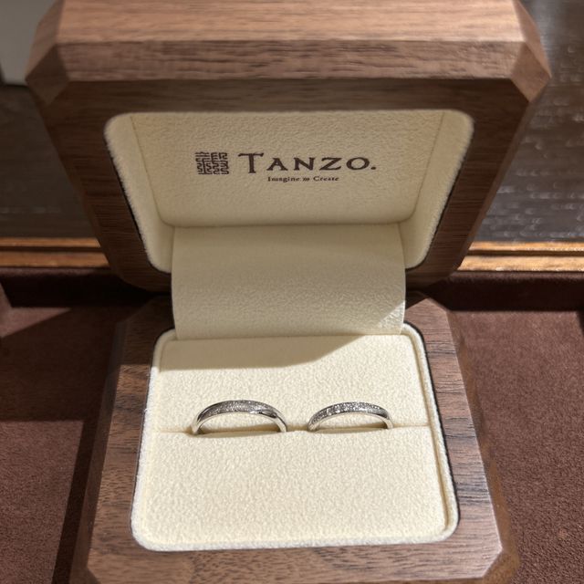 【TANZO.(鍛造指輪)の口コミ】 デザインを自分たちでオーダーで作れるのがよかった。価格もそこまで高く…