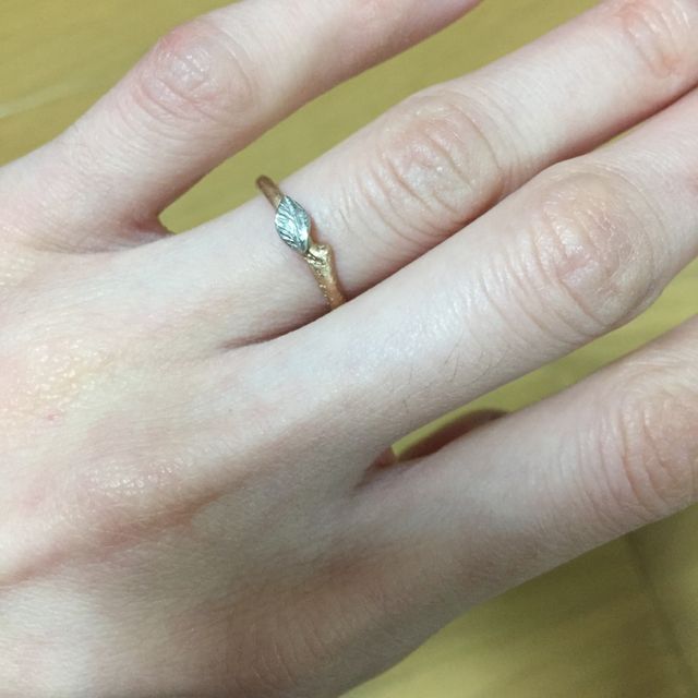 【pommier(ポミエ)の口コミ】 他にはない葉付きのデザインと、本物の小枝を用いて型取りしているという…