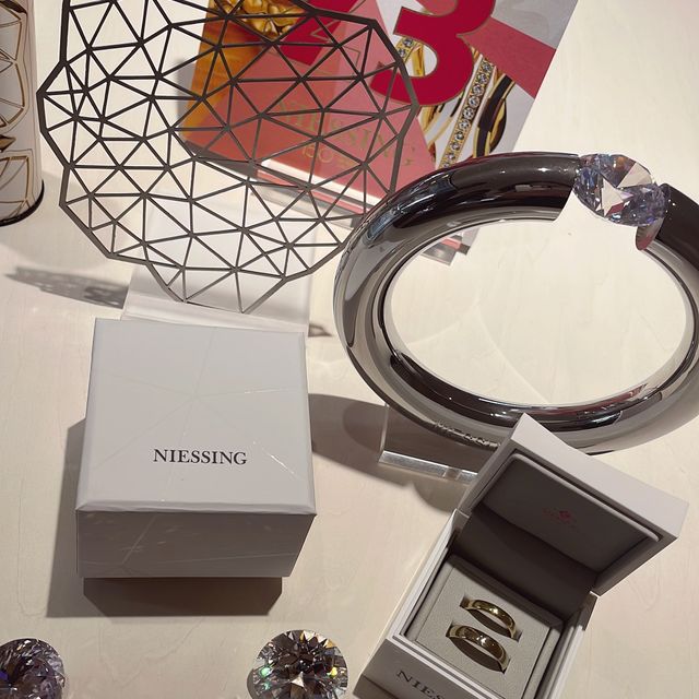 【NIESSING(ニーシング)の口コミ】 デザインや色はある程度こだわりがあり決まっていたので、
店員さんにお伝…