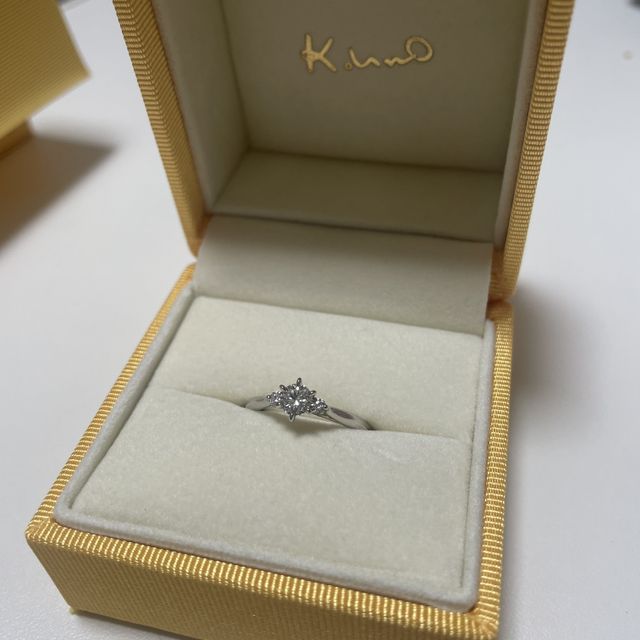 【ケイウノ ブライダル(K.UNO BRIDAL)の口コミ】 もともとウェーブやV字タイプのものより、ストレートのものに憧れており、…